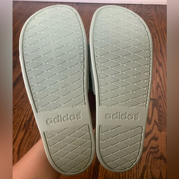 NWOT adidas Unisex-Adult Adilette Comfort Sandals Slide Sz 6M - Picture 3 of 9
